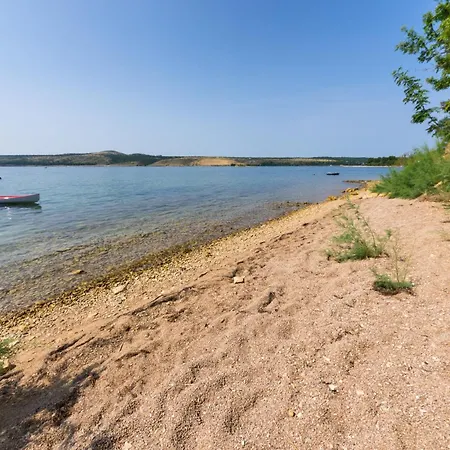 Family Friendly House With A Swimming Pool Posedarje, Novigrad - 23578 بيت للعطل بوسيدارجي