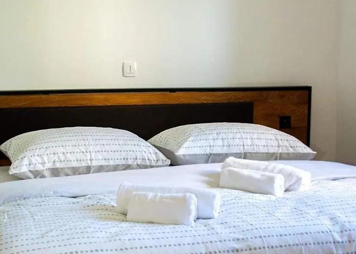 Family Friendly House With A Swimming Pool Posedarje, Novigrad - 23578 Posedarje